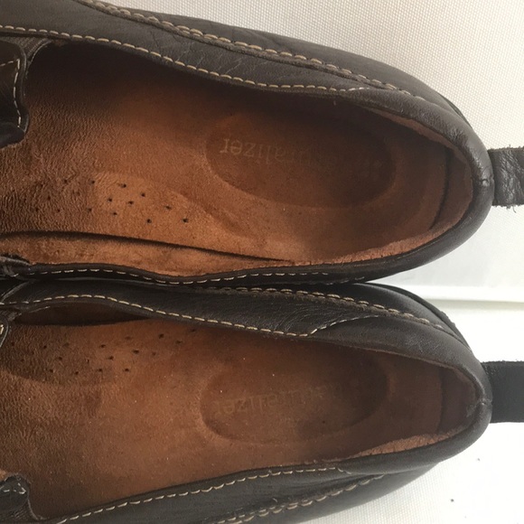 Naturalizer brown leather loafer size 8 - Picture 4 of 5